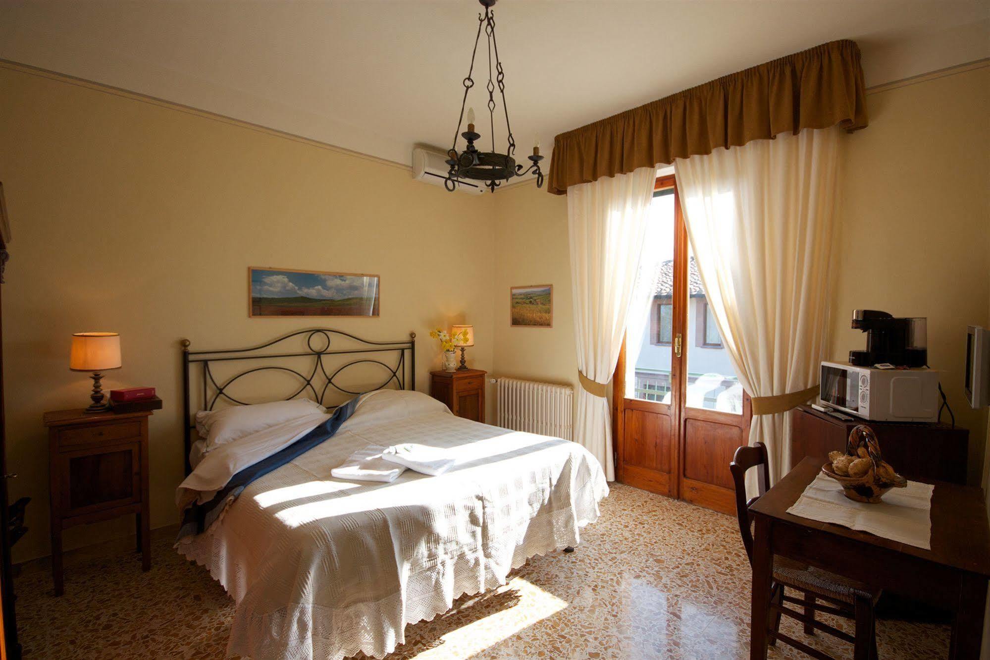 Camere Andrei Pienza Buitenkant foto